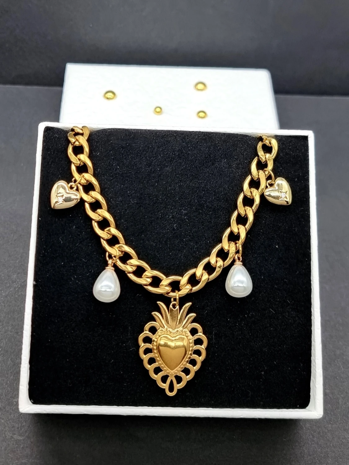 Stilfullt halsband med hjärta  - 2