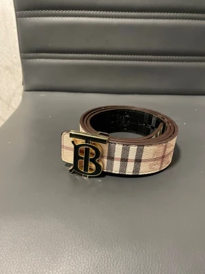 Burberrybälte - 115 cm