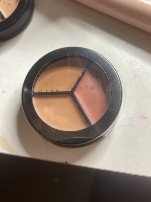 Make Up Store Cover All Mix Dark - Color corrector från make up store i färgen dark. Fel färg för mig och Oöppnad 