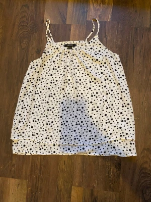 Prickigt linne - Köparen står för frakten!