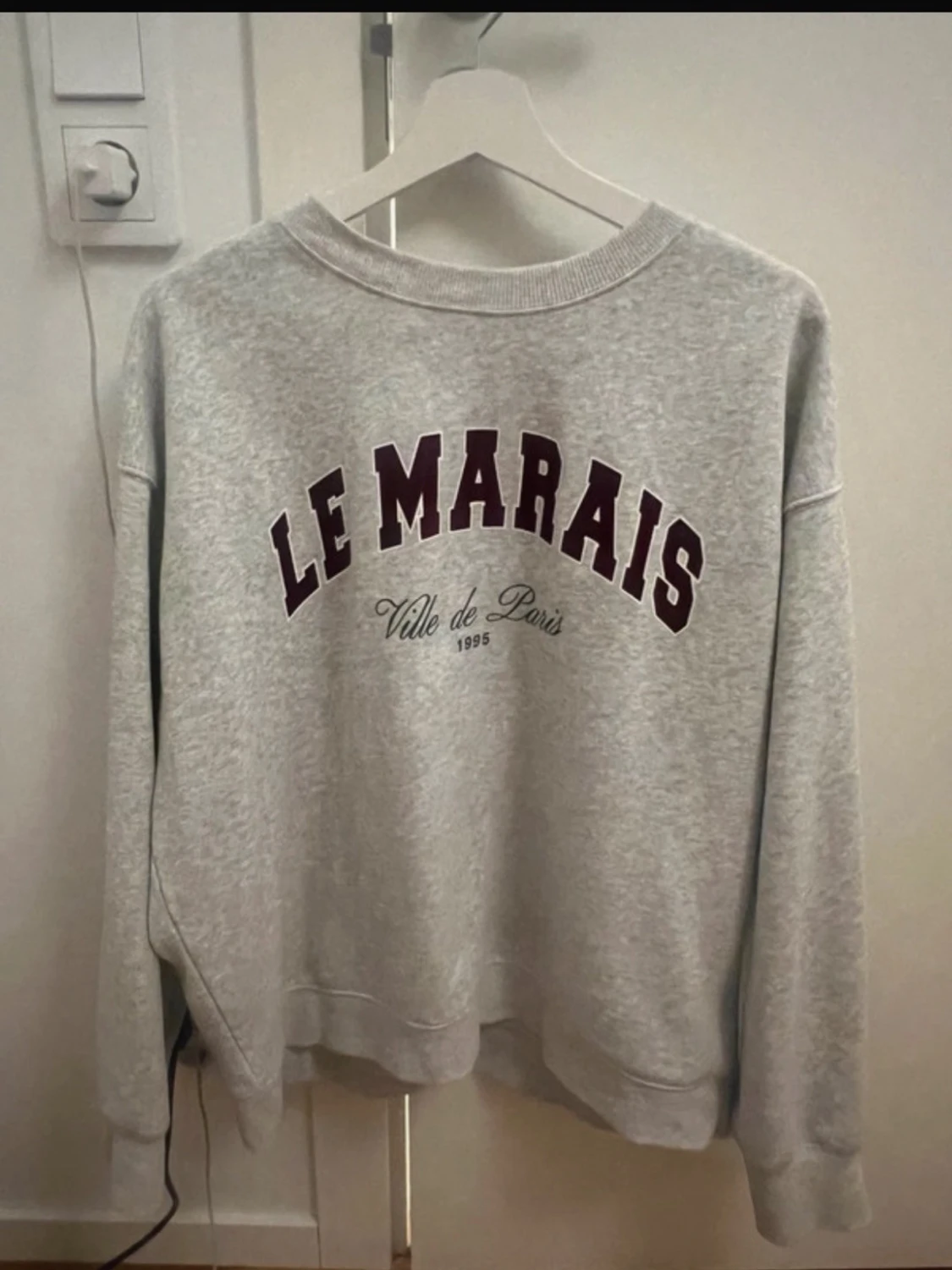 Slutsåld Grå sweatshirt Le Marais Paris - 1