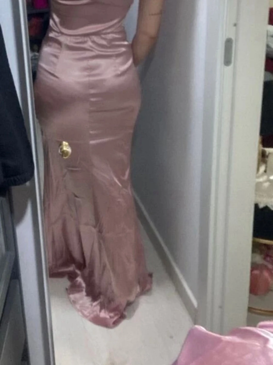 Champagnefärgad långklänning i satin - 2