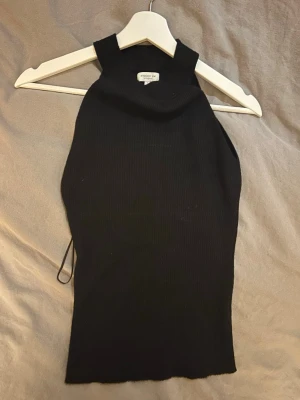 Ribbat linne - Ribbat linne ifrån MQ i tjockare material  strl. S. 