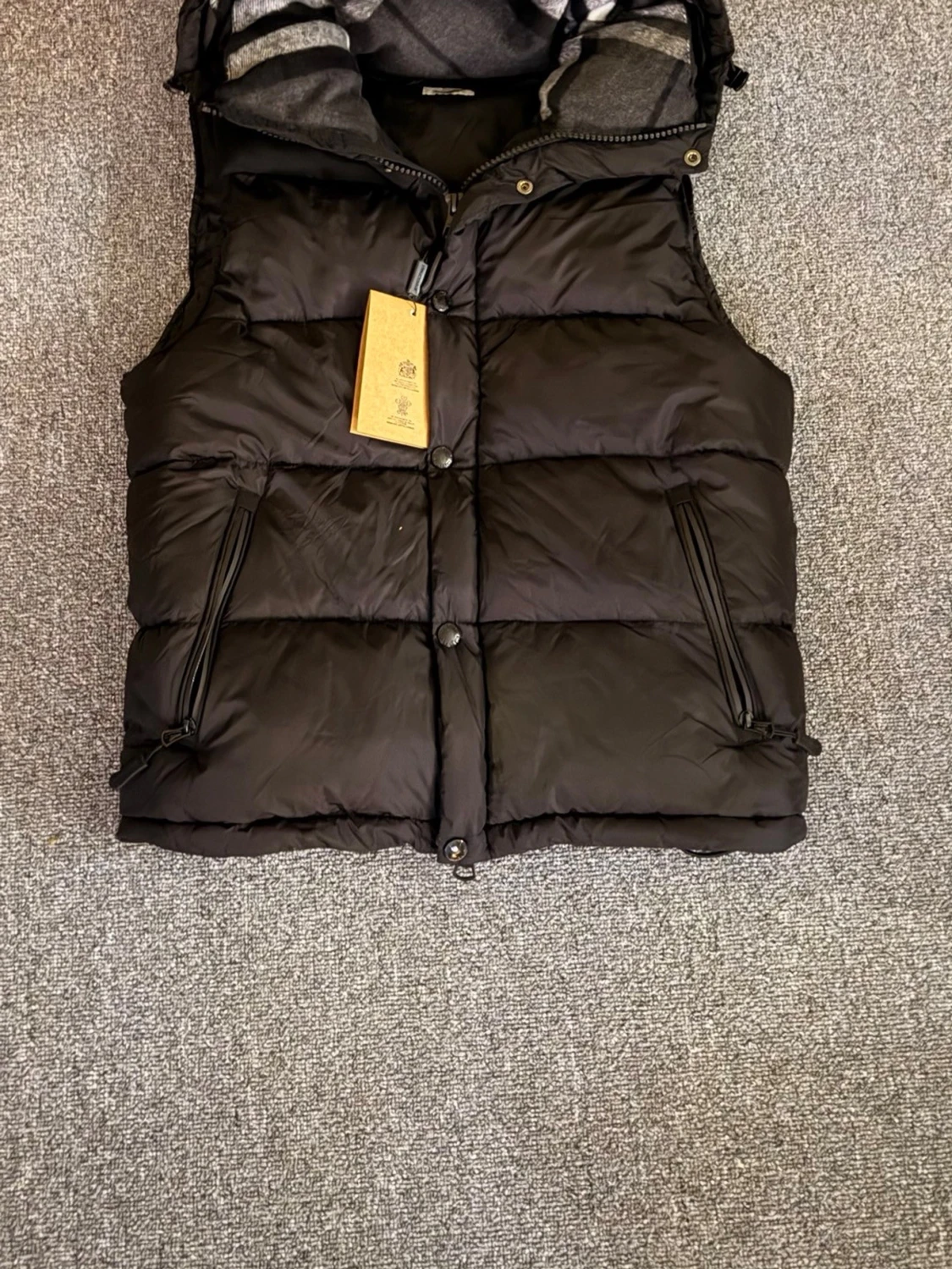 Svart pufferjacka från Burberry - 4