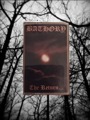 Bathory - The Return... - Kassettband som jag säljer, spelad 7-8 gånger