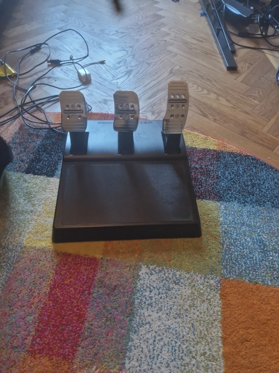 Xbox Series X + Thrustmaster TMX Racing Wheel & Pedals - 3