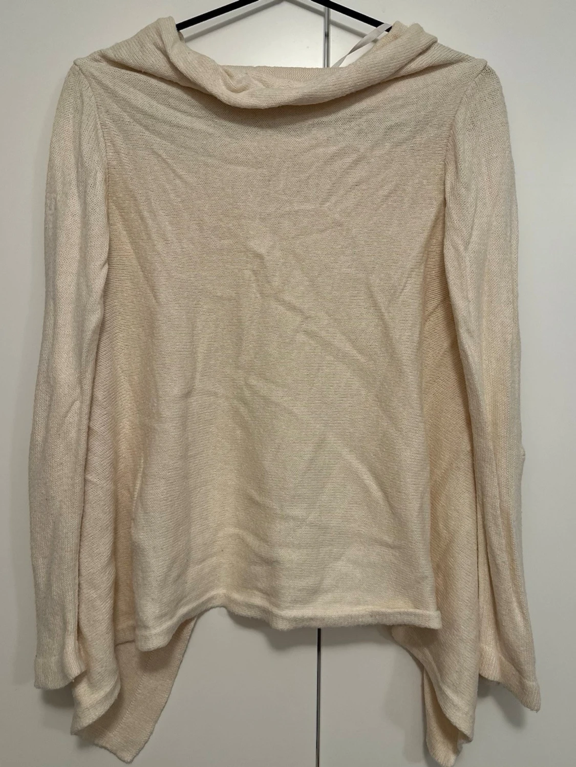 Ljusrosa omlott kofta med knappar - 1