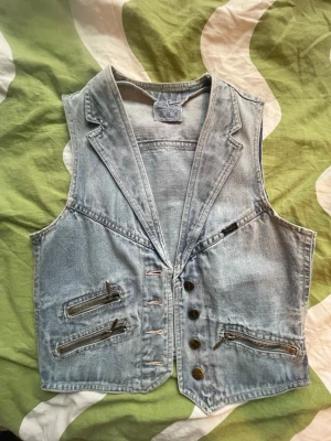 Jeansväst  - Vintage och bra skick, strl 36/38