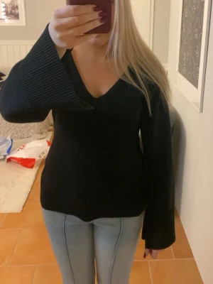 Figursydd Vringad tröja från hm - Jättefin tröja från hm som inte används🥰