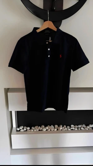 Polo Ralph Lauren Piké  - Tjena, säljer denna helt nya, riktigt fina Polo Ralph Lauren piké med storleken S. Skriv gärna vid intresse! 