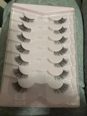 False Eyelashes Bundle – Multiple Pairs, Natural & Wispy Look - Selling a bundle of false eyelashes with multiple pairs included (see photo). Perfect for everyday wear, parties, makeup looks or special occasions. ✨ Natural to wispy style ✨ Lightweight and comfortable ✨ Reusable with proper care ✨ Black lashes ✨ Great value bundle Condition: New / unused Stored clean and safely in original tray. If you have any questions, feel free to message me 😊 