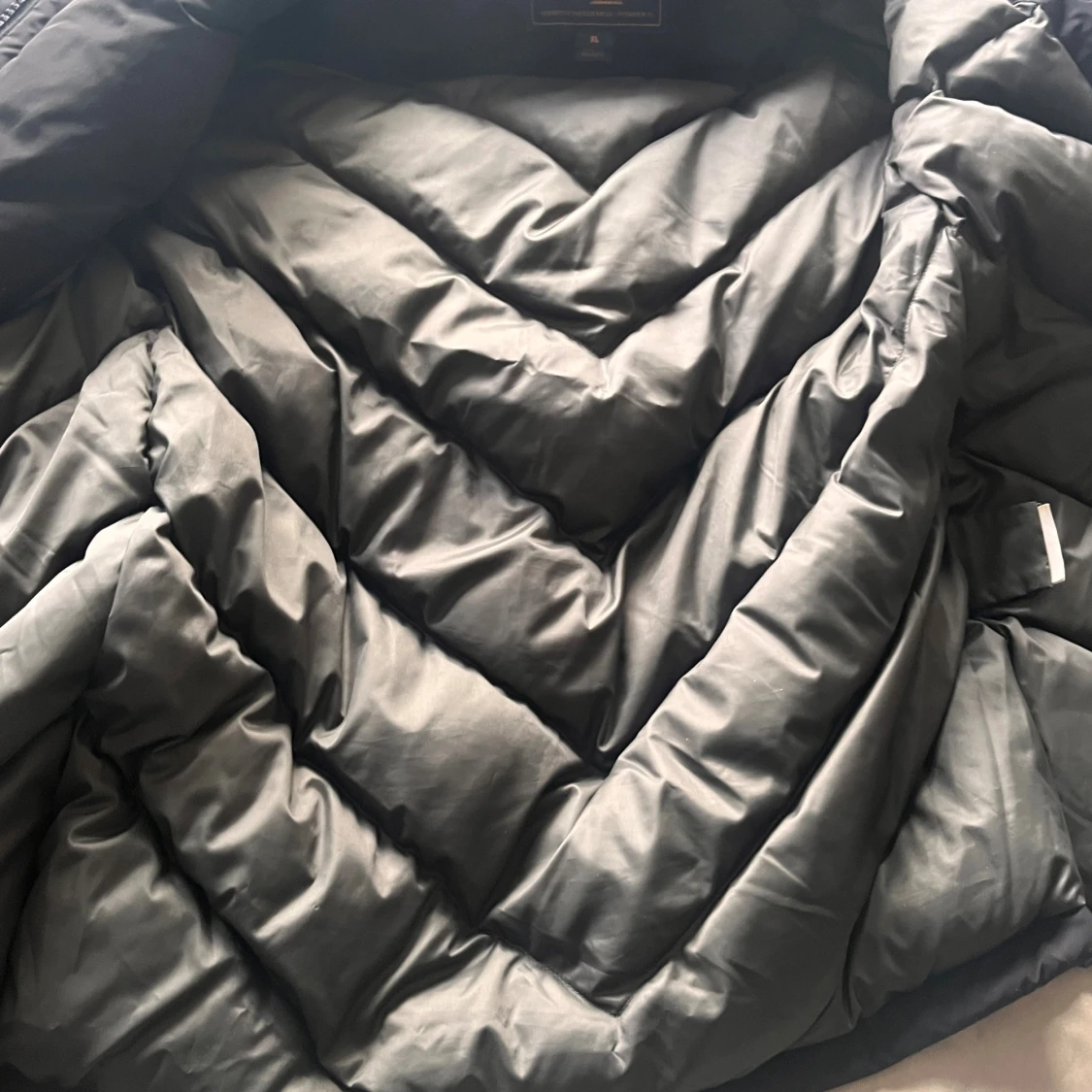 Svart parkas från Woolrich med päls - 4