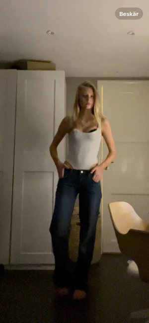 Skit snygga relaxed slim jeans - Aldrig använda! Pris går att diskutera💓Ordinareie pris 400