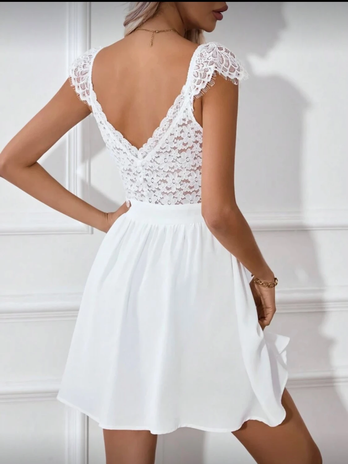 Vit spetsklänning / studentklänning