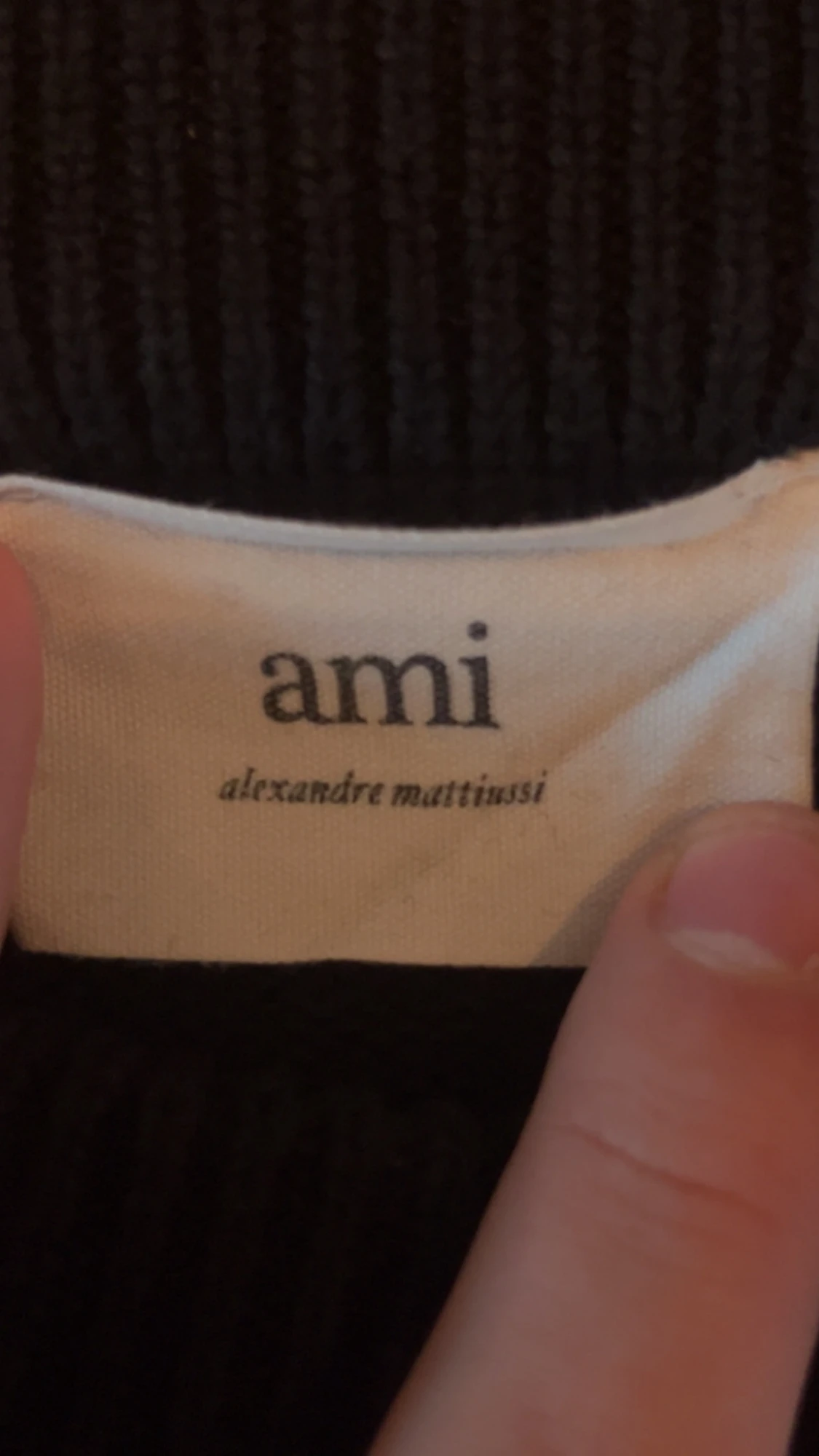 Svart stickad tröja från Ami Paris storlek M - 2