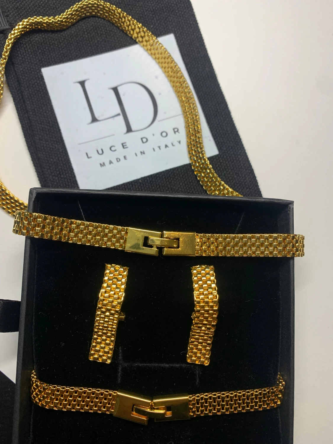 Guldfärgat smyckeset från Luce D'Oro - 1