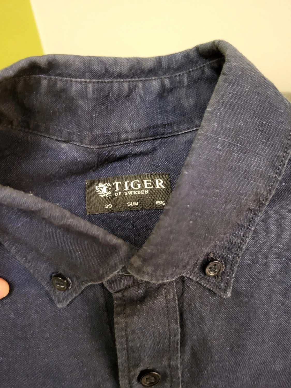 Mörkblå skjorta från Tiger of Sweden M - 2