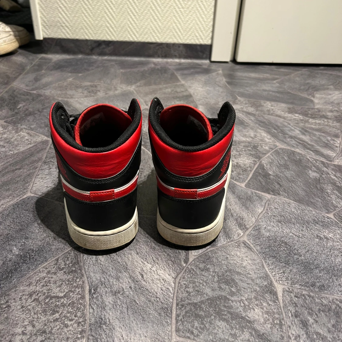 Säljer mina Jordan 1 mid - 3