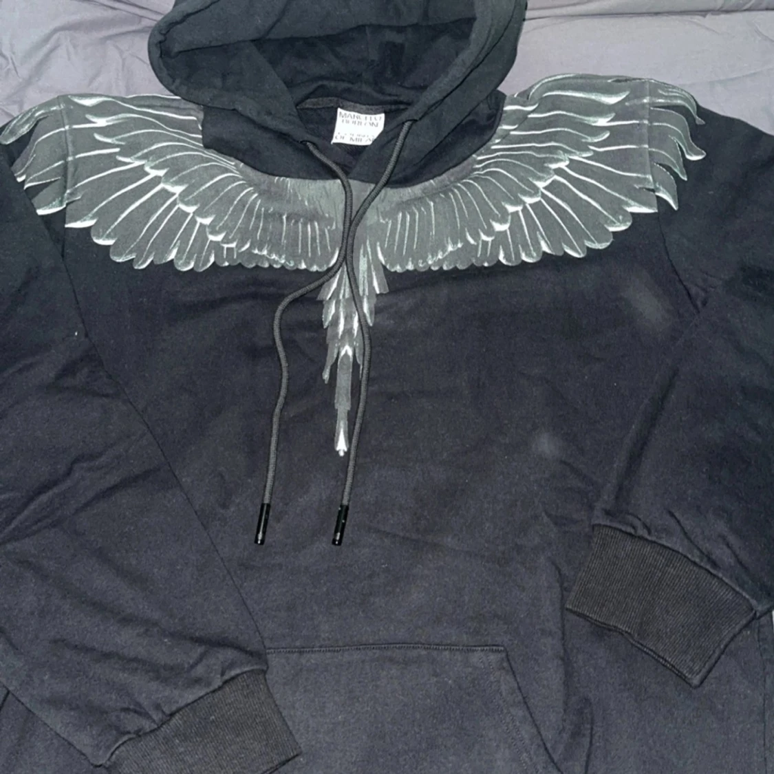 Svart hoodie Marcelo Burlon med vingar