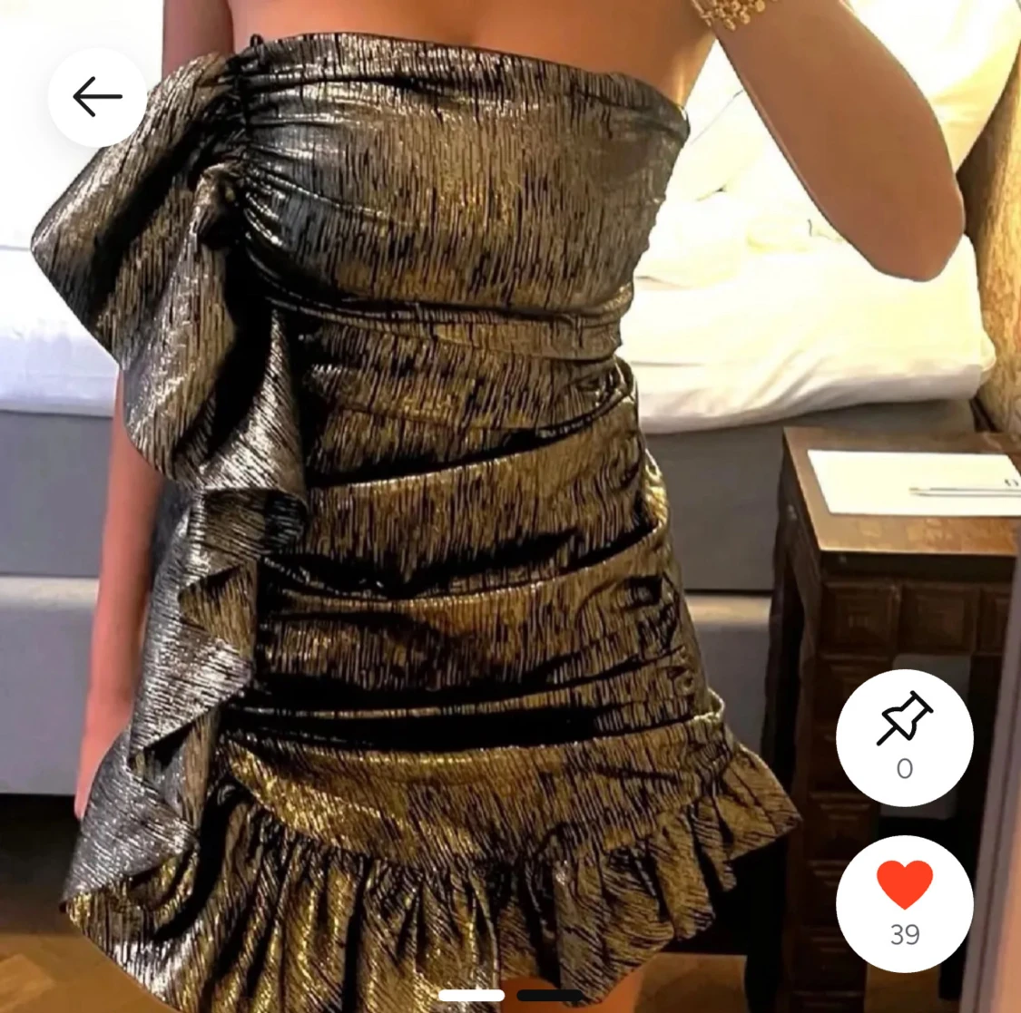 SÖKER den här klänningen ifrån Zara