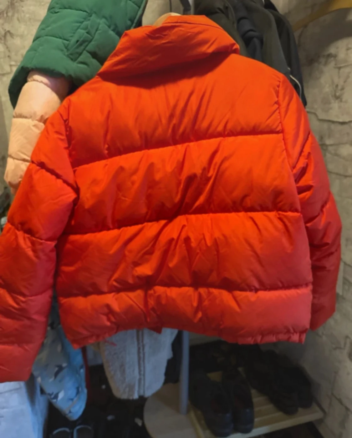 Röd pufferjacka från Bik Bok M - 1