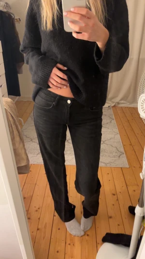 Zara jeans - Säljer dessa raka jeansen från Zara! Helt oanvända ❣️Köpta för 400kr
