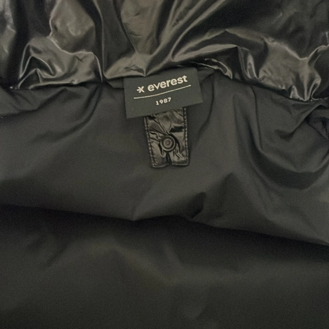 Svart pufferjacka från Everest - 1