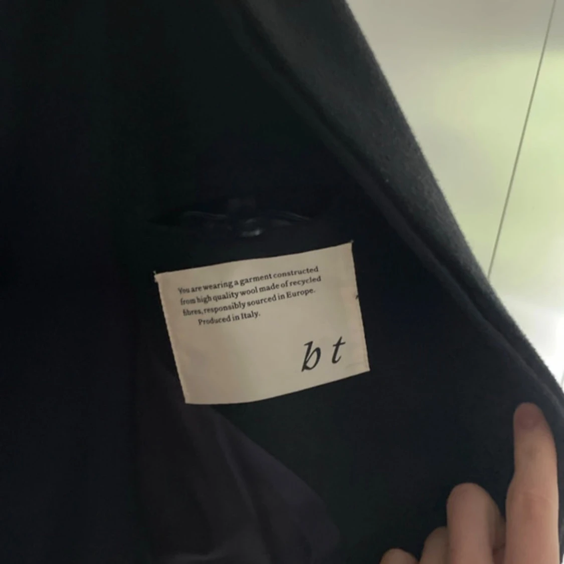 Svart ullkappa från Brixtol Textiles - 1