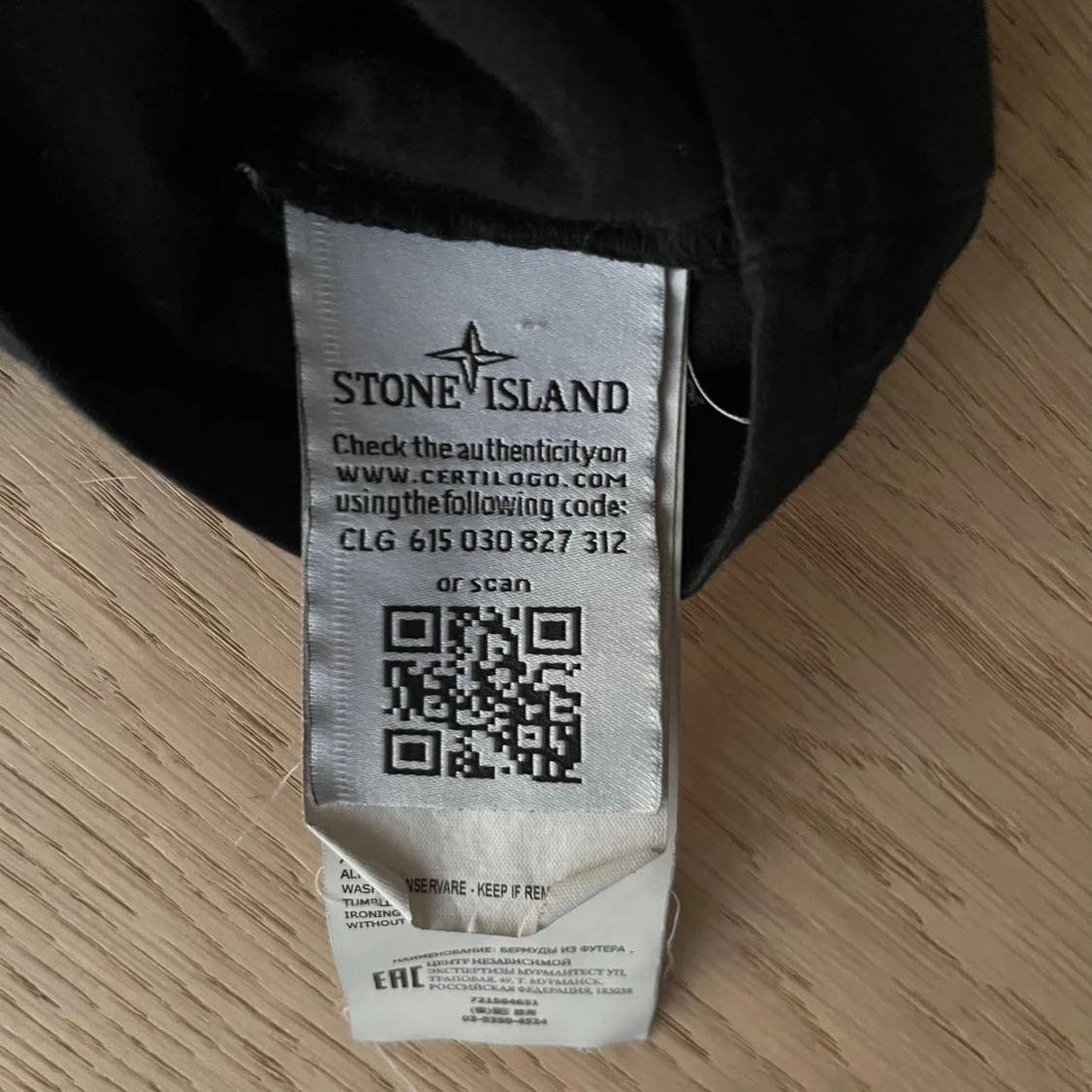 Svart T-shirt från Stone Island - 3