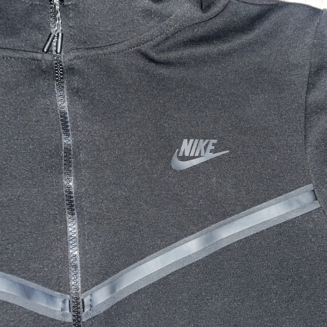 Svart Nike vindjacka med huva M - 1