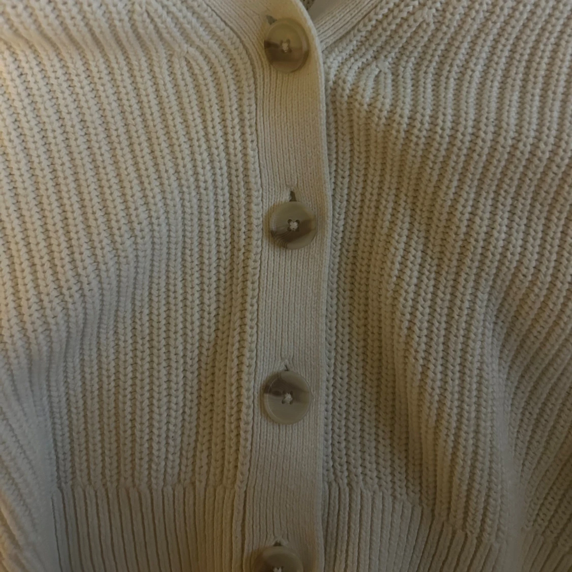 Vit stickad kofta från H&M - 4