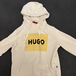 HUGO hoodie  - Riktig skön hoodie dock använder inte längre. Lite problem med snöret bara 