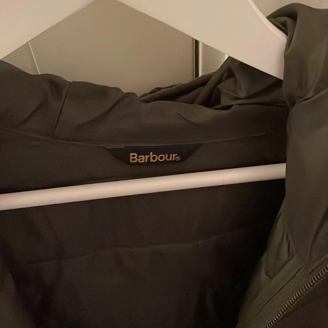 Olivgrön pufferjacka från Barbour - 2