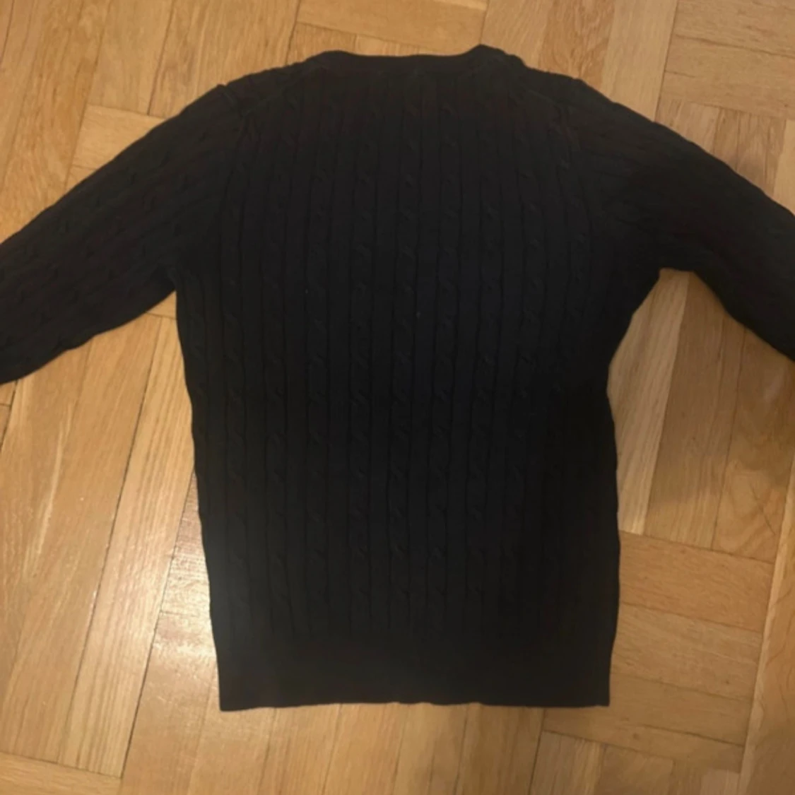 Svart kabelstickad tröja från GANT - 1