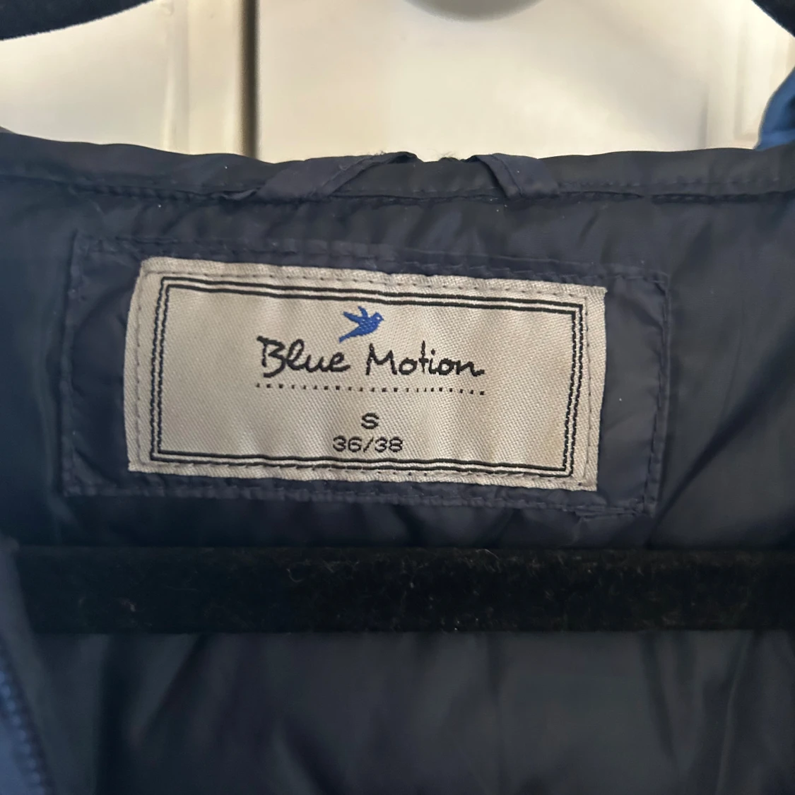 Mörkblå pufferjacka från Blue Motion - 2