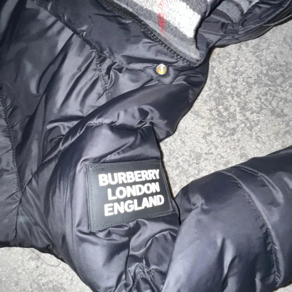 Svart pufferjacka från Burberry - 2