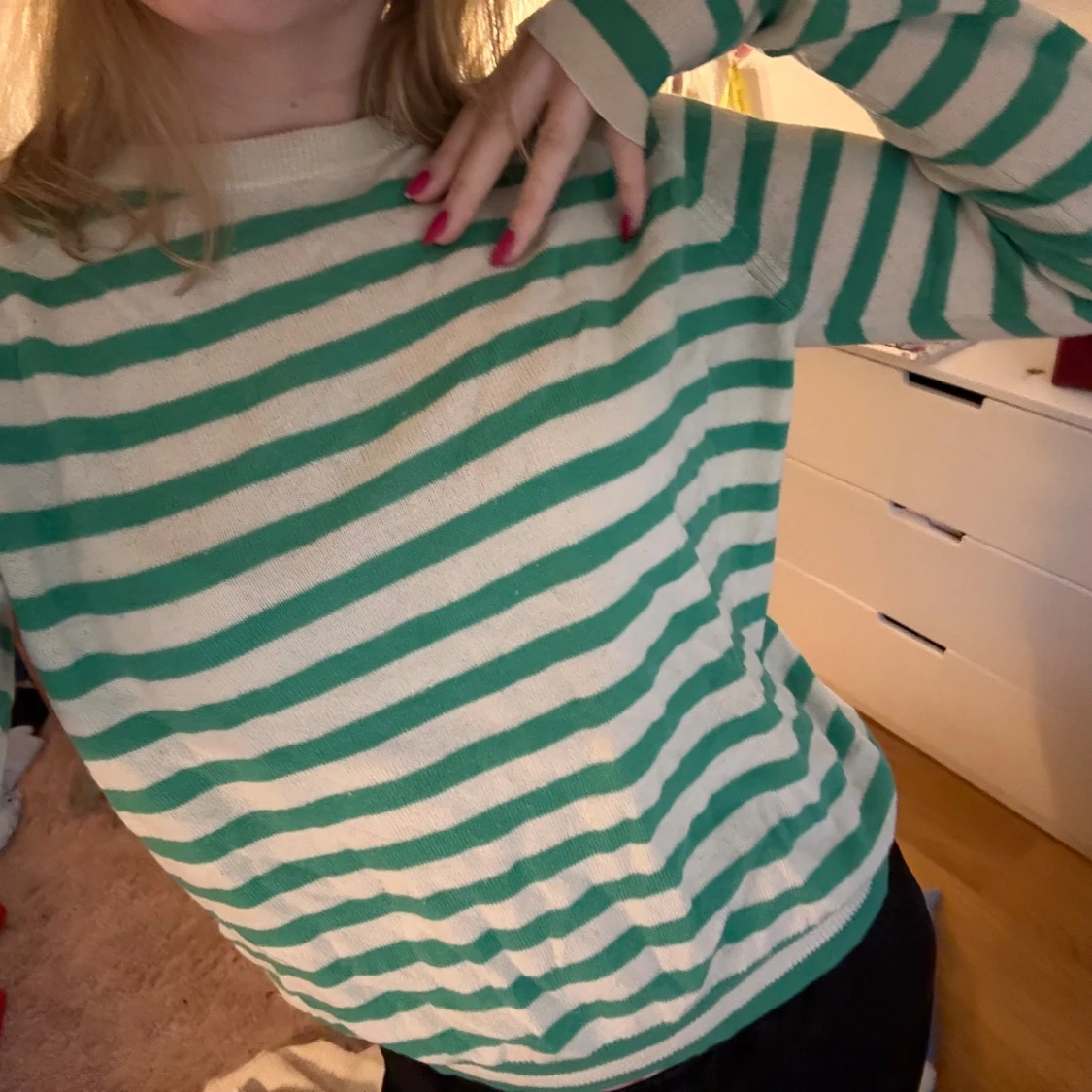 Tunn stickad tröja  - 1