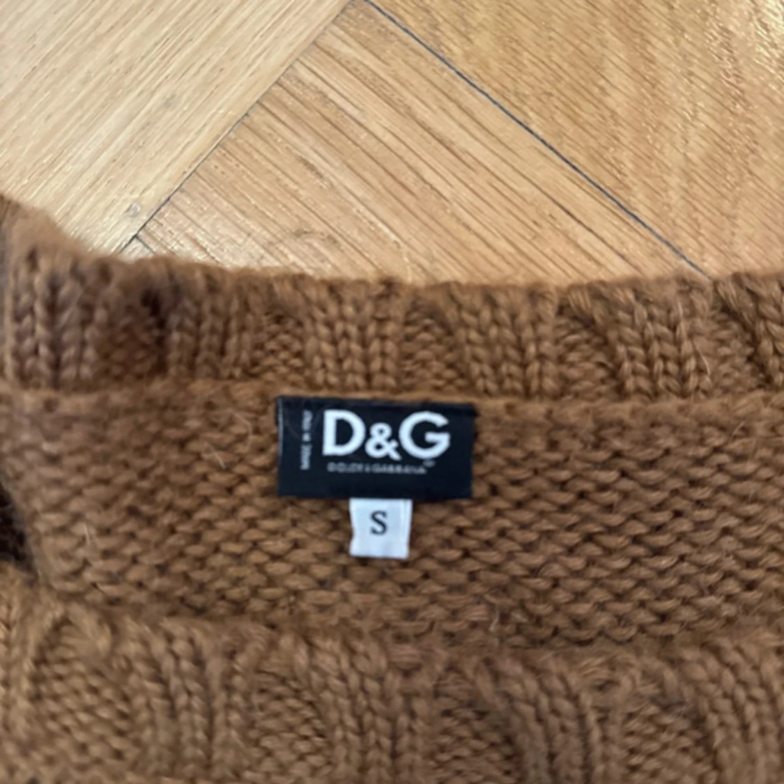 Brun stickad tröja från D&G - 3