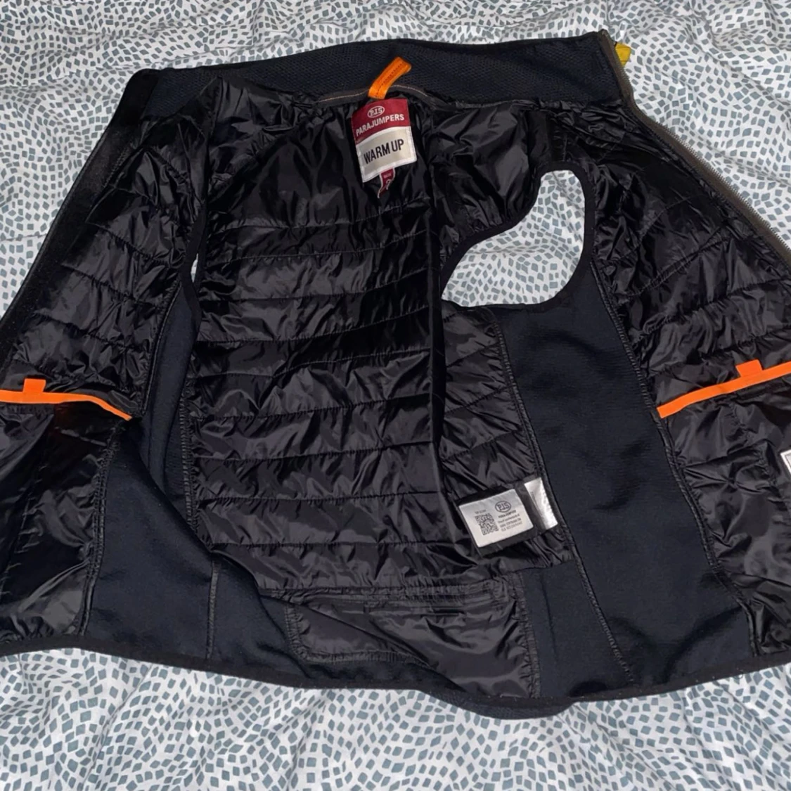 Svart dunväst från Parajumpers S