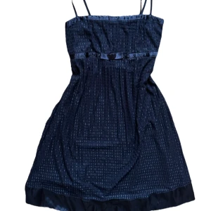 Vintage mesh fest klänning - snygg klänning från gammal vila. Strl L men mer en S-M 