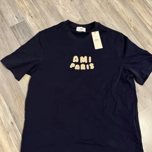 T-shirt - Hej säljer min helt nya t-shirt. Den har endast testats. 