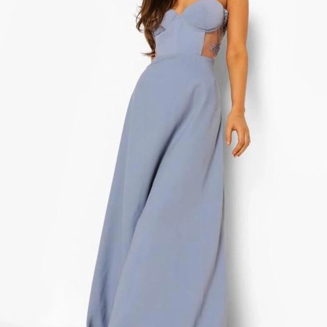 Ljusblå långklänning med spetsdetaljer - 1