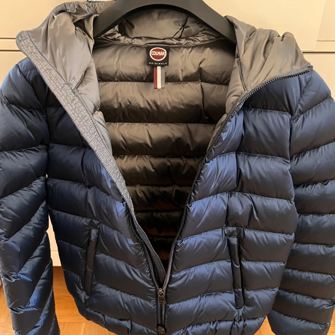 Mörkblå Colmar pufferjacka med huva - 2