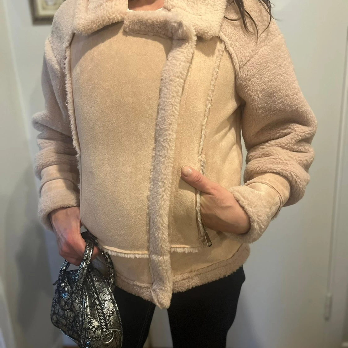 Ljusrosa teddyjacka med dragkedja