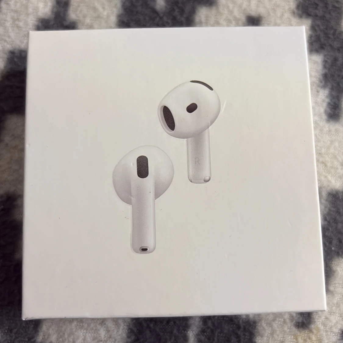 AirPods 4