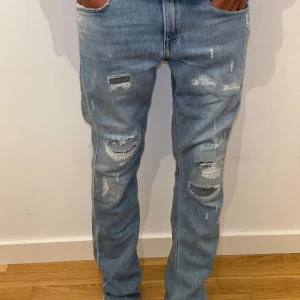 Replay jeans - Väldigt snygga ljusblåa Replay jeans i storlek 150. Pris kan diskuteras vid snabb affär.