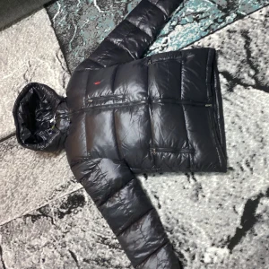 Svart glansig polo Ralph luren jacka  - Jacka fin, inte allt använde, den är äkta och skriv om de är något du undrar över 