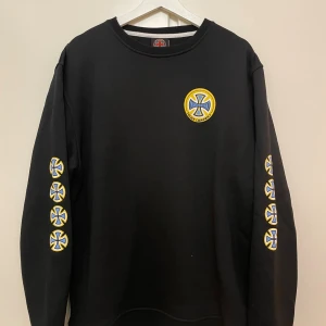 Independent crewneck tröja - Oanvänd crewneck från independent trucks. Ovnligt mjuj innuti. Storlek Large 