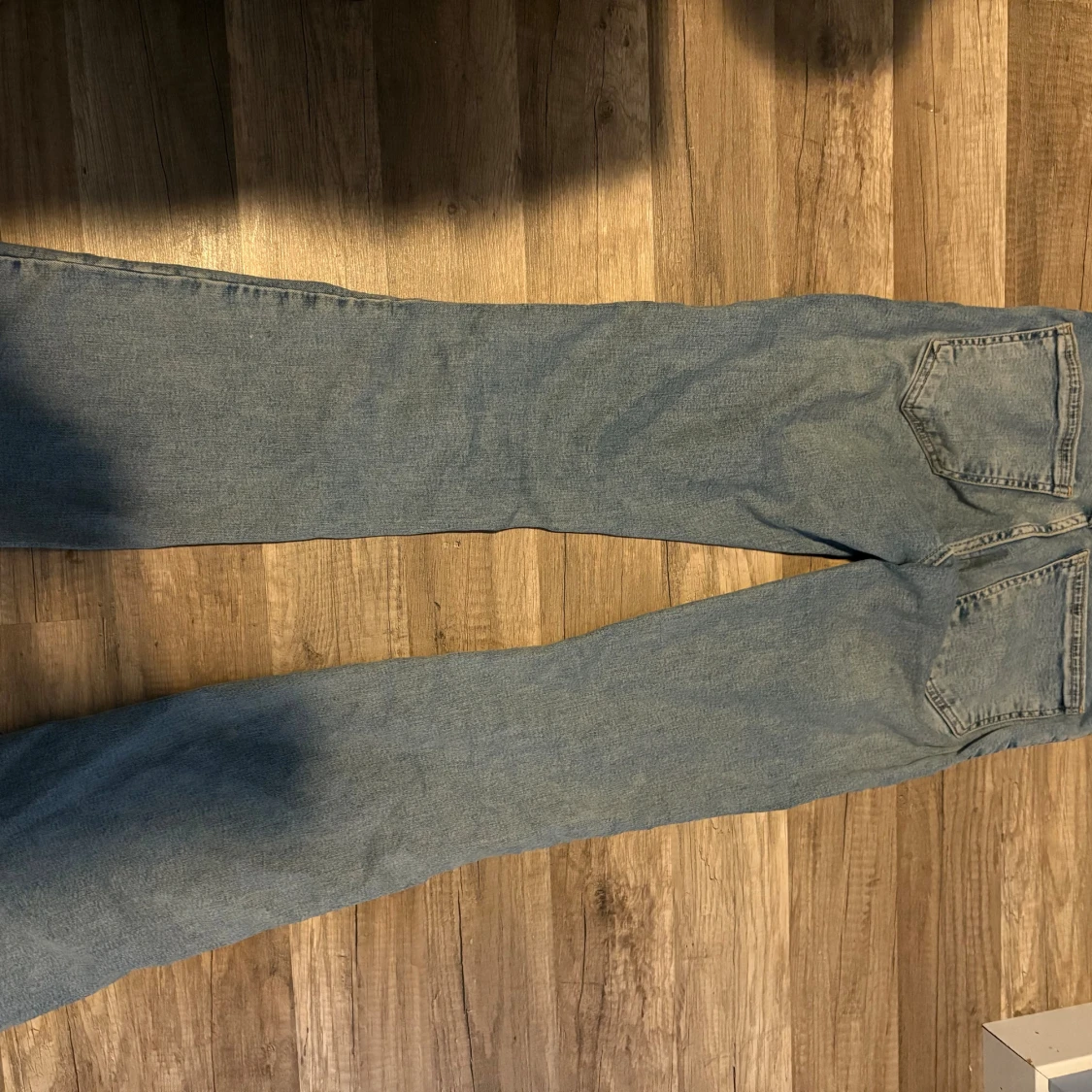 Ljusblå bootcut jeans från Gina