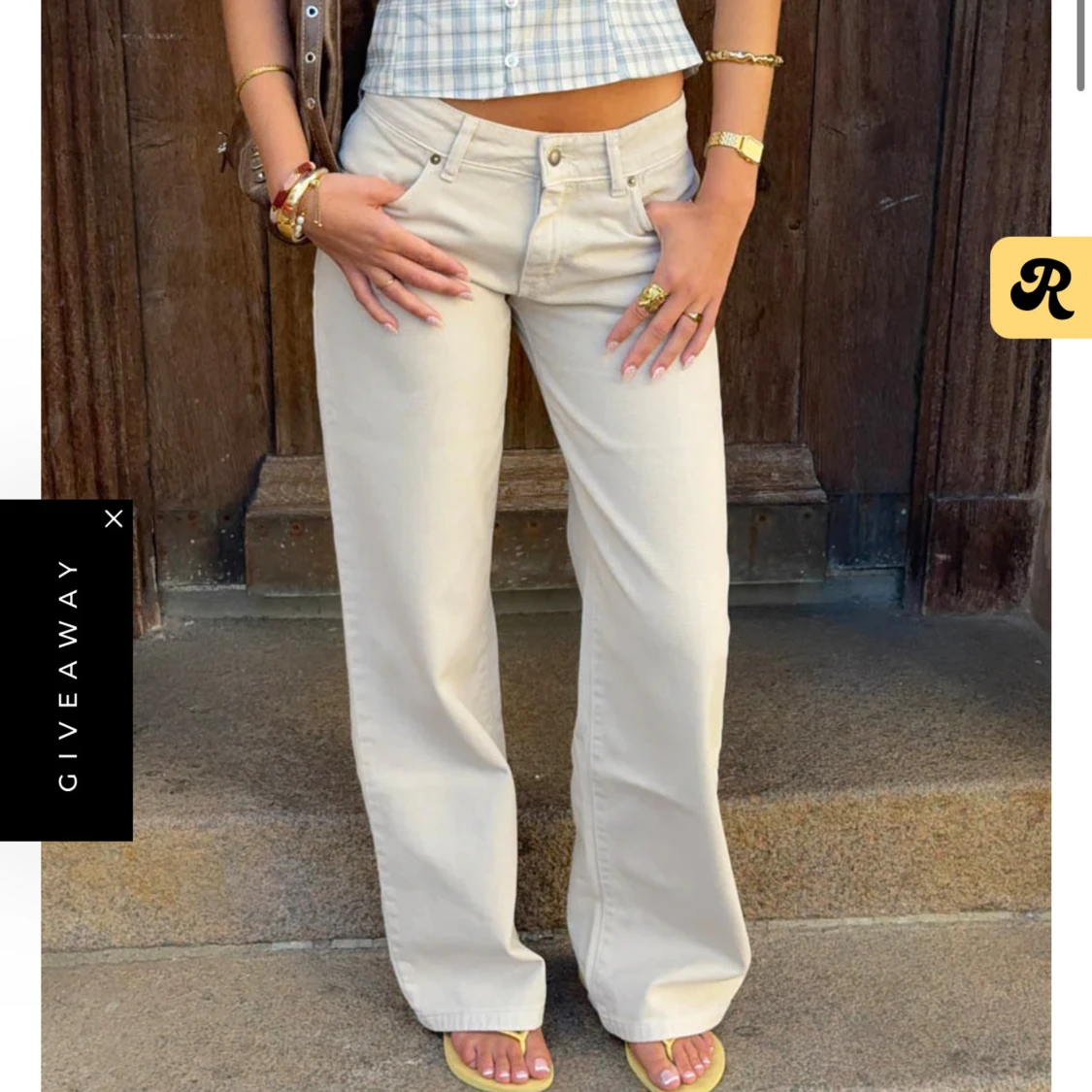 Beiga wide jeans med låg midja